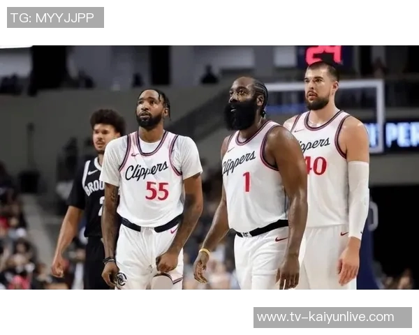 祖巴茨谈与哈登默契配合称只需正确跑位即可获得传球机会